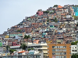 La pobreza cayó 4